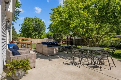 621 Nordic Court Libertyville IL 60048