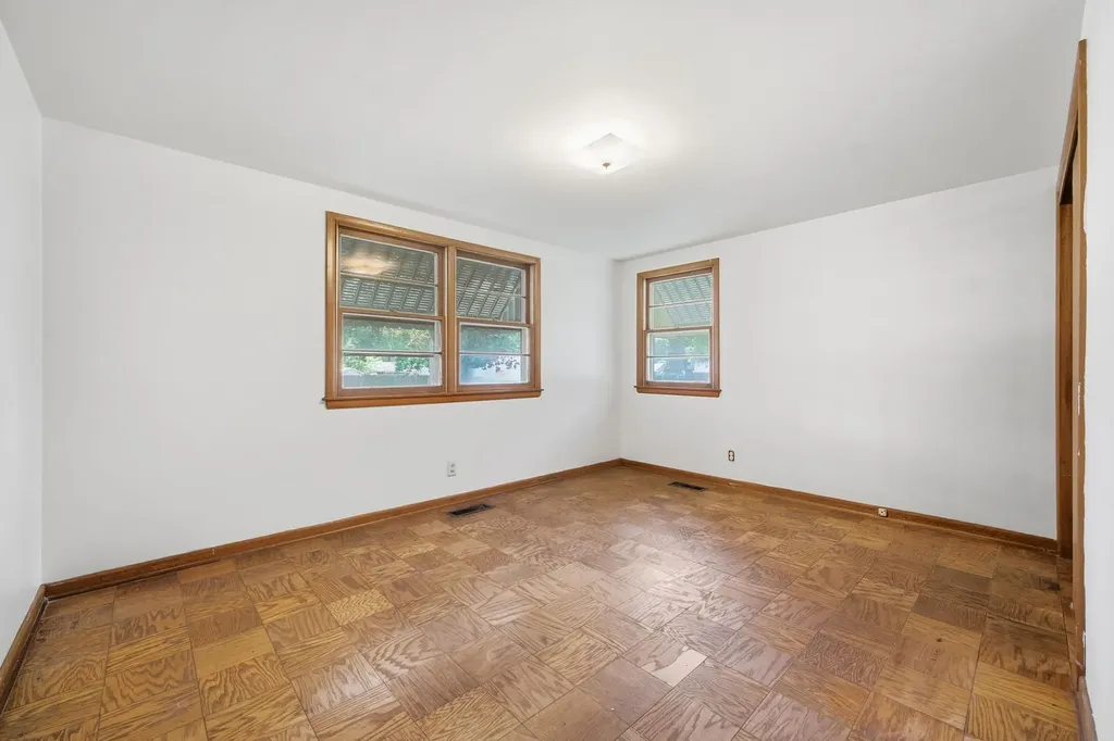 934 Pennsylvania Avenue Aurora IL 60506