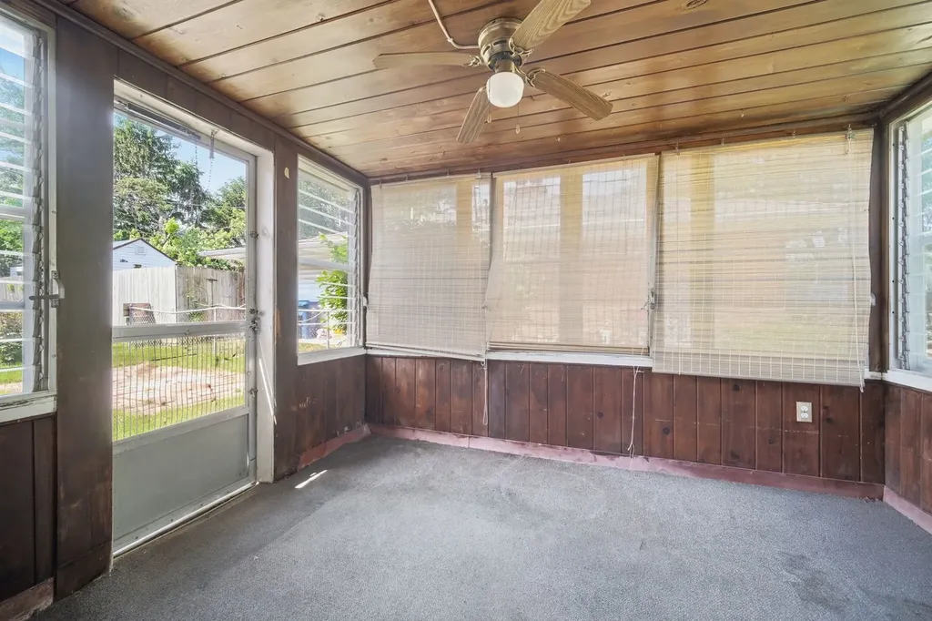 934 Pennsylvania Avenue Aurora IL 60506