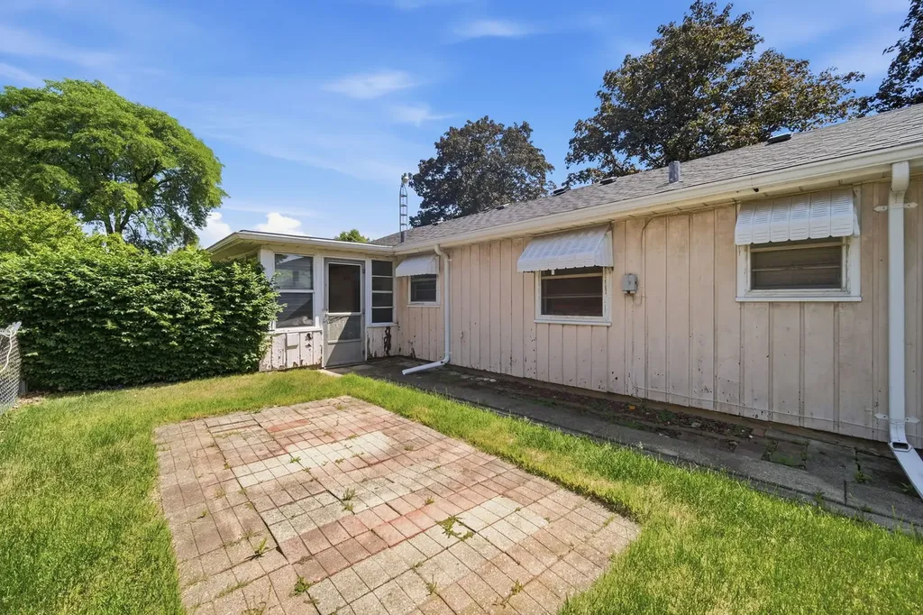 934 Pennsylvania Avenue Aurora IL 60506