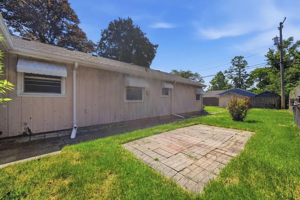 934 Pennsylvania Avenue Aurora IL 60506