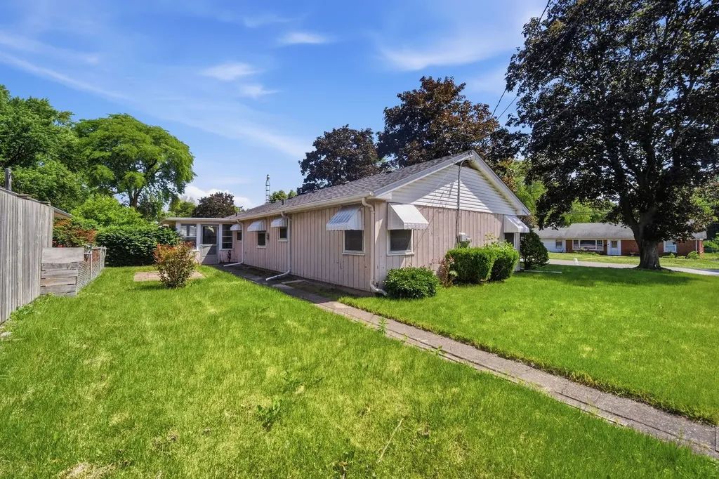 934 Pennsylvania Avenue Aurora IL 60506