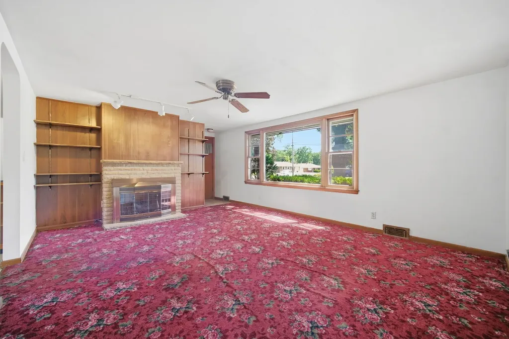 934 Pennsylvania Avenue Aurora IL 60506