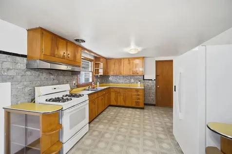 934 Pennsylvania Avenue Aurora IL 60506