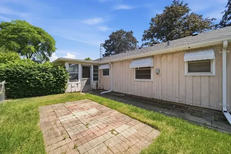 934 Pennsylvania Avenue Aurora IL 60506