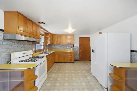 934 Pennsylvania Avenue Aurora IL 60506