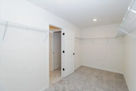 860 Preston Court Oswego IL 60543