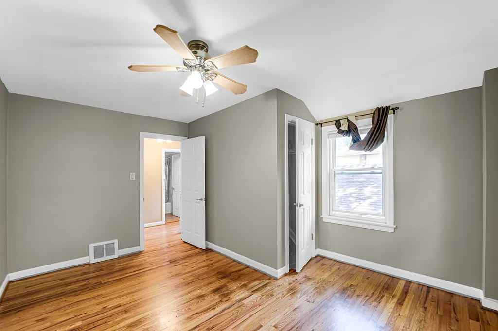 5344 Mulford Street Skokie IL 60077