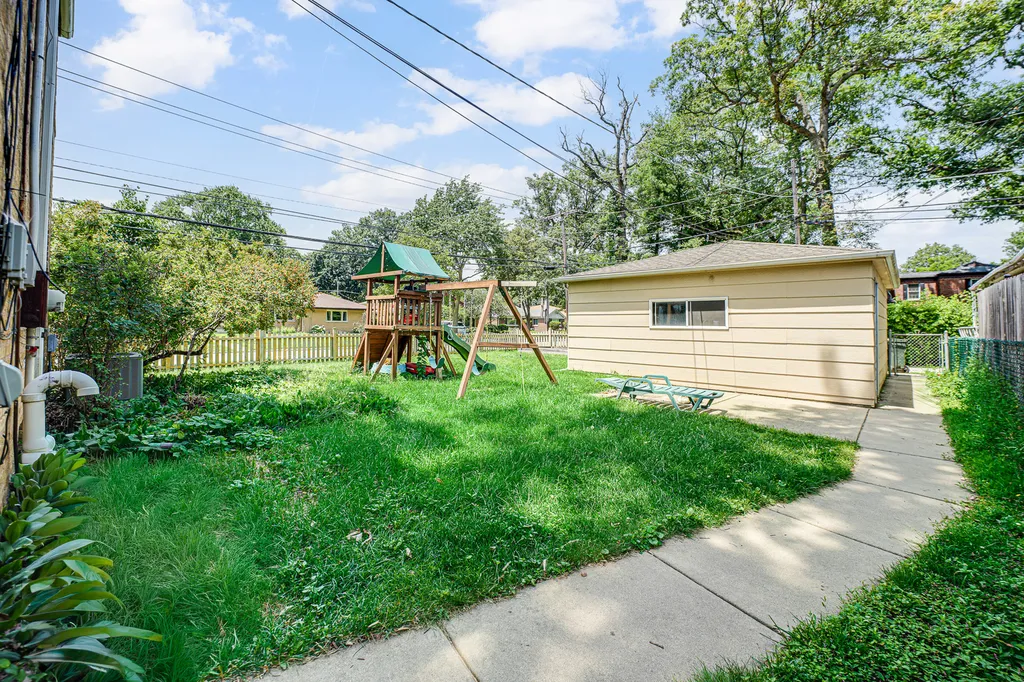 5344 Mulford Street Skokie IL 60077
