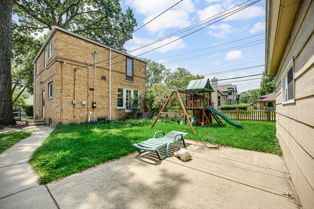 5344 Mulford Street Skokie IL 60077