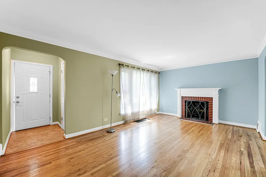 5344 Mulford Street Skokie IL 60077