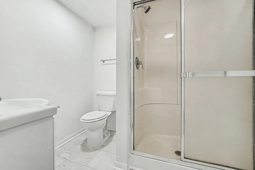 936 Old Indian Trail Aurora IL 60506
