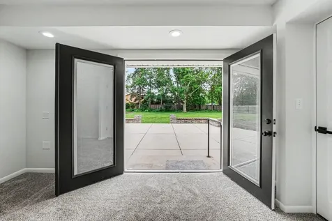 936 Old Indian Trail Aurora IL 60506