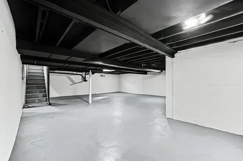 936 Old Indian Trail Aurora IL 60506