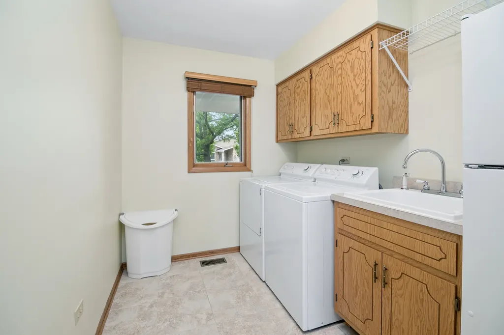 17613 Ryan Lane Orland Park IL 60467