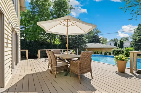 114 Hickory Street Frankfort IL 60423