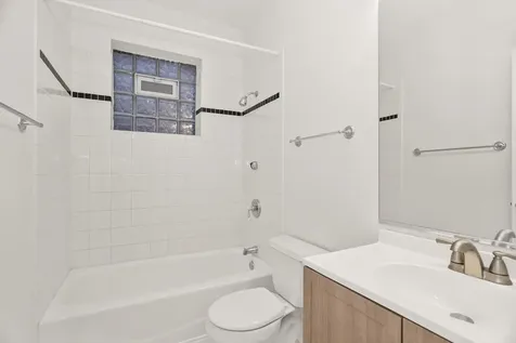 3928 North Greenview Avenue Chicago IL 60613