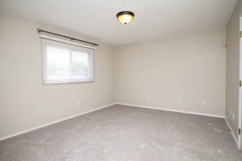 14 Canterbury Court Bloomington IL 61701