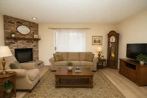 14 Canterbury Court Bloomington IL 61701