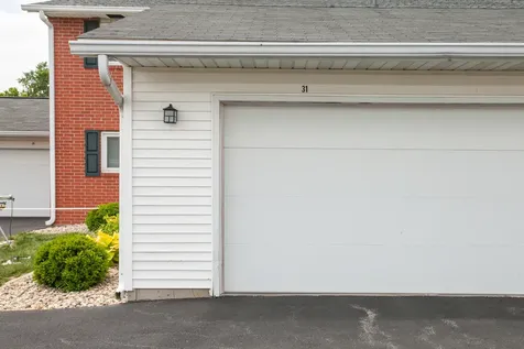 14 Canterbury Court Bloomington IL 61701