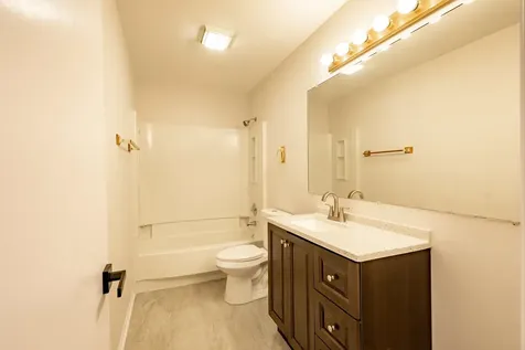 629 West Streamwood Boulevard Streamwood IL 60107