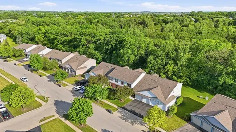383 Woodview Circle Elgin IL 60120