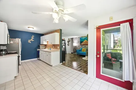 383 Woodview Circle Elgin IL 60120