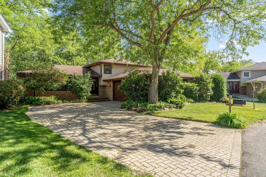 1093 Poplar Court Lake Zurich IL 60047