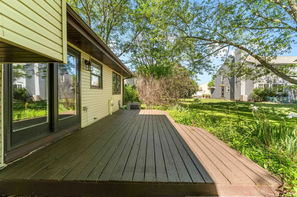 1093 Poplar Court Lake Zurich IL 60047