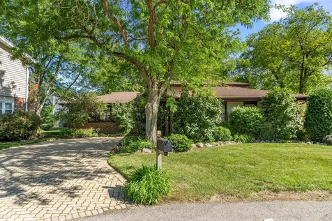 1093 Poplar Court Lake Zurich IL 60047