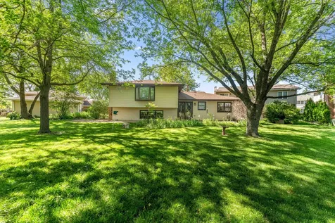 1093 Poplar Court Lake Zurich IL 60047