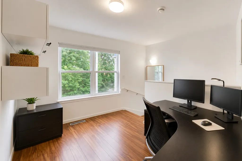 2011 West Chase Avenue Chicago IL 60645