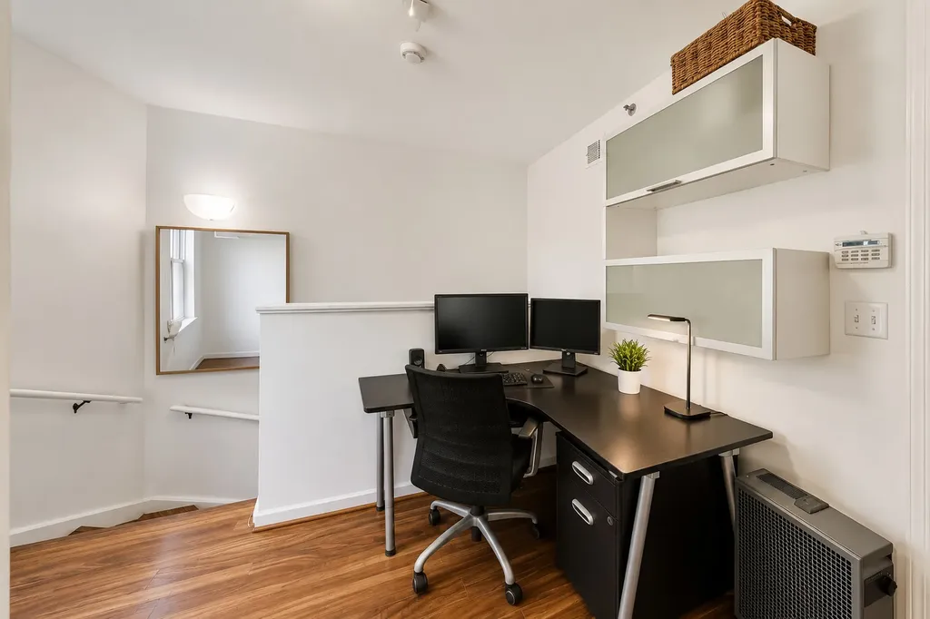 2011 West Chase Avenue Chicago IL 60645