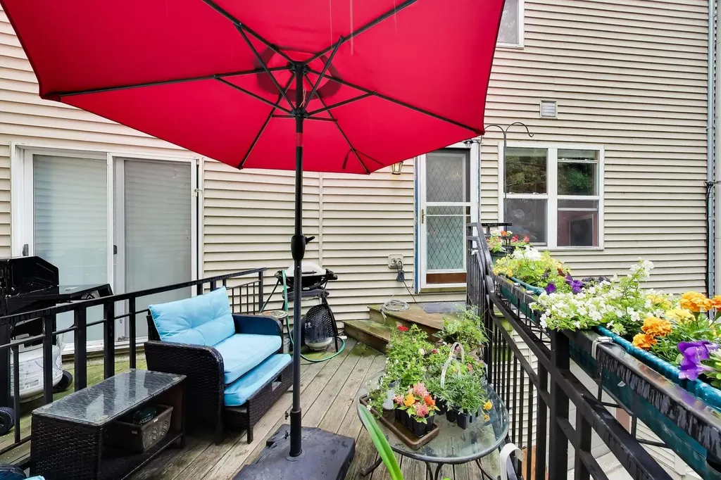 2011 West Chase Avenue Chicago IL 60645
