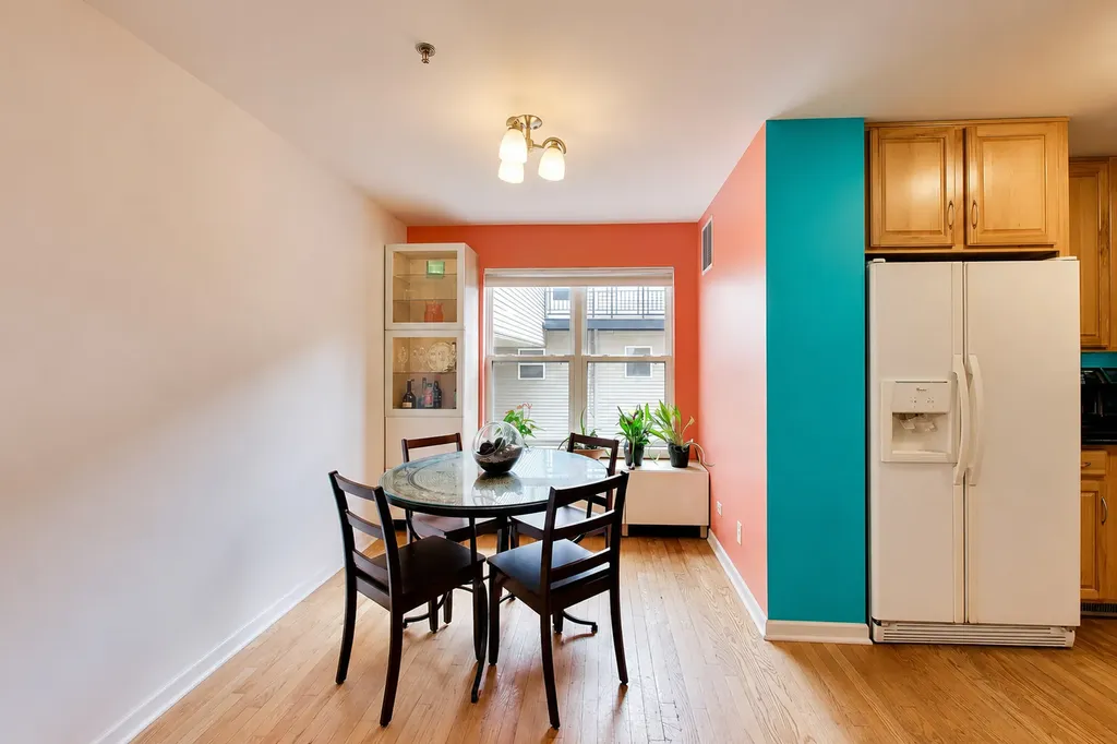 2011 West Chase Avenue Chicago IL 60645