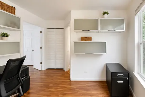 2011 West Chase Avenue Chicago IL 60645