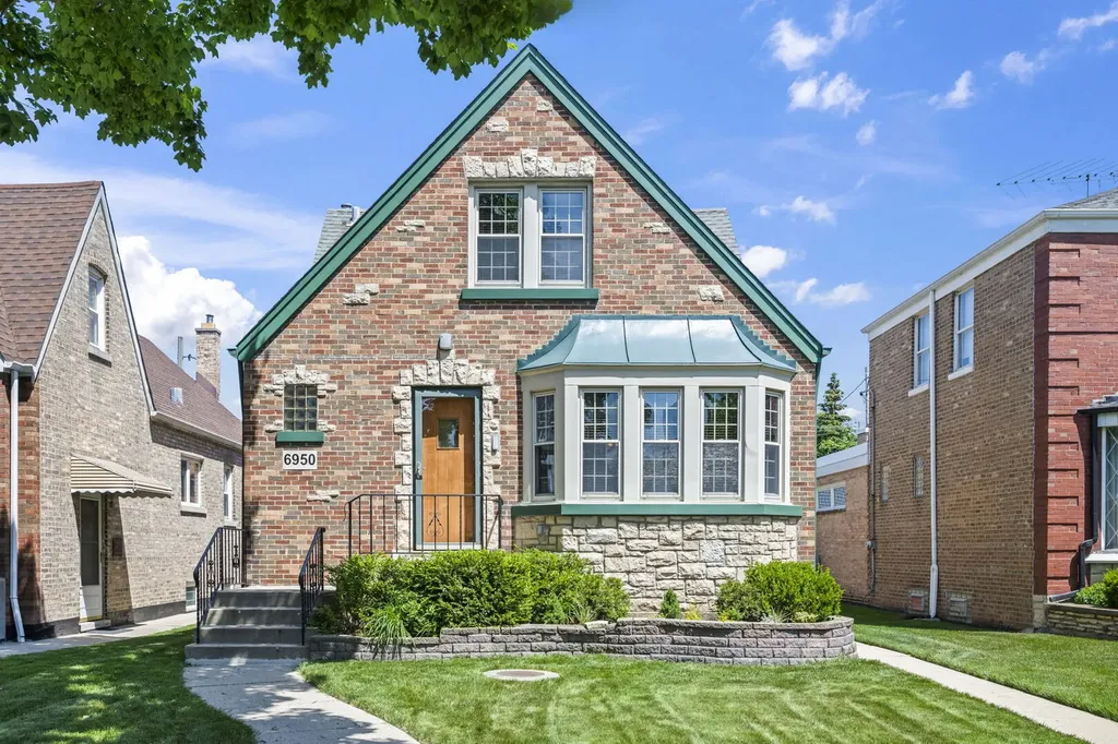 6950 West Barry Avenue Chicago IL 60634