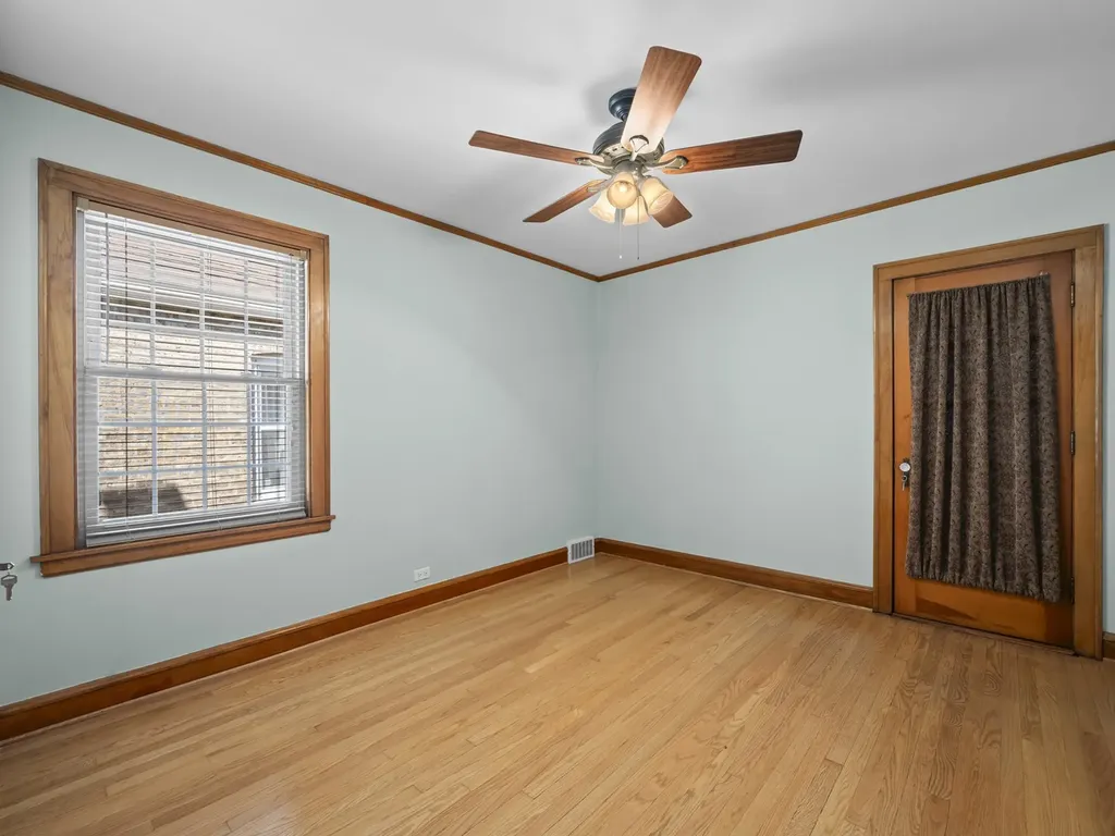 6950 West Barry Avenue Chicago IL 60634