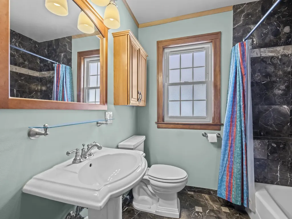 6950 West Barry Avenue Chicago IL 60634