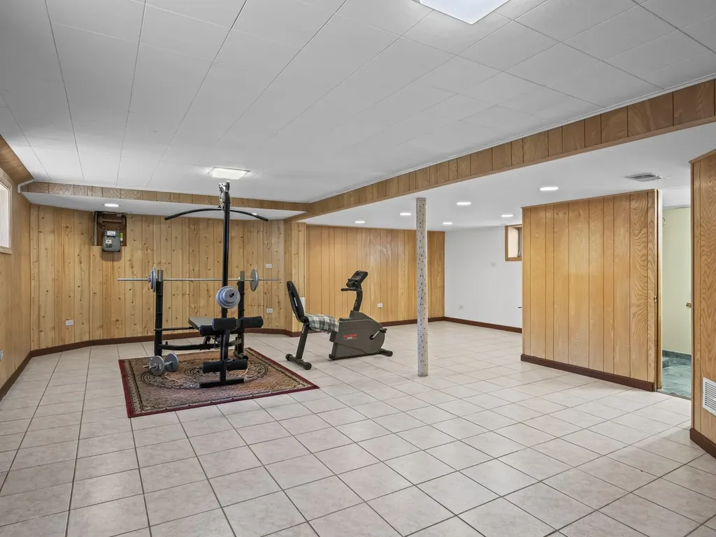 6950 West Barry Avenue Chicago IL 60634