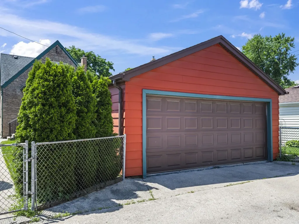 6950 West Barry Avenue Chicago IL 60634