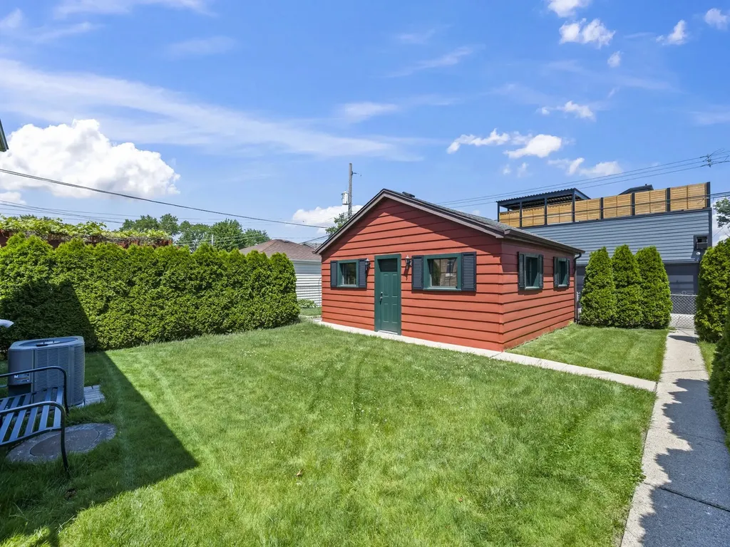 6950 West Barry Avenue Chicago IL 60634