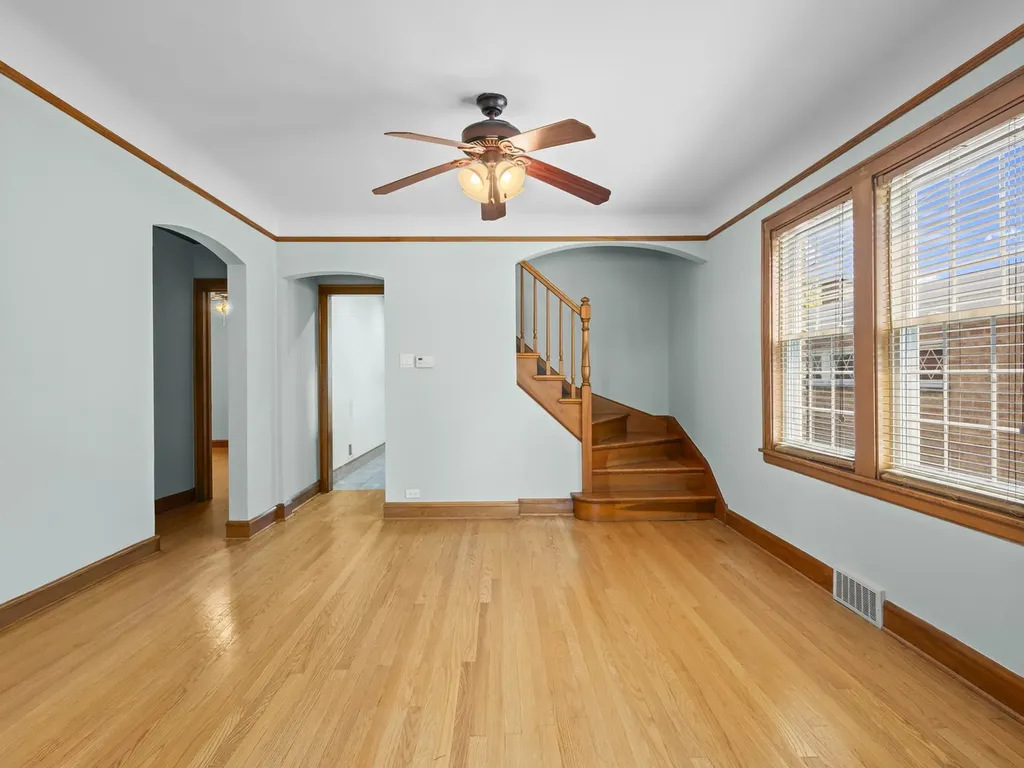 6950 West Barry Avenue Chicago IL 60634