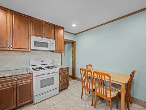 6950 West Barry Avenue Chicago IL 60634