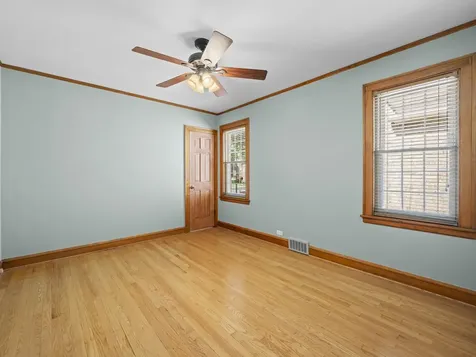 6950 West Barry Avenue Chicago IL 60634