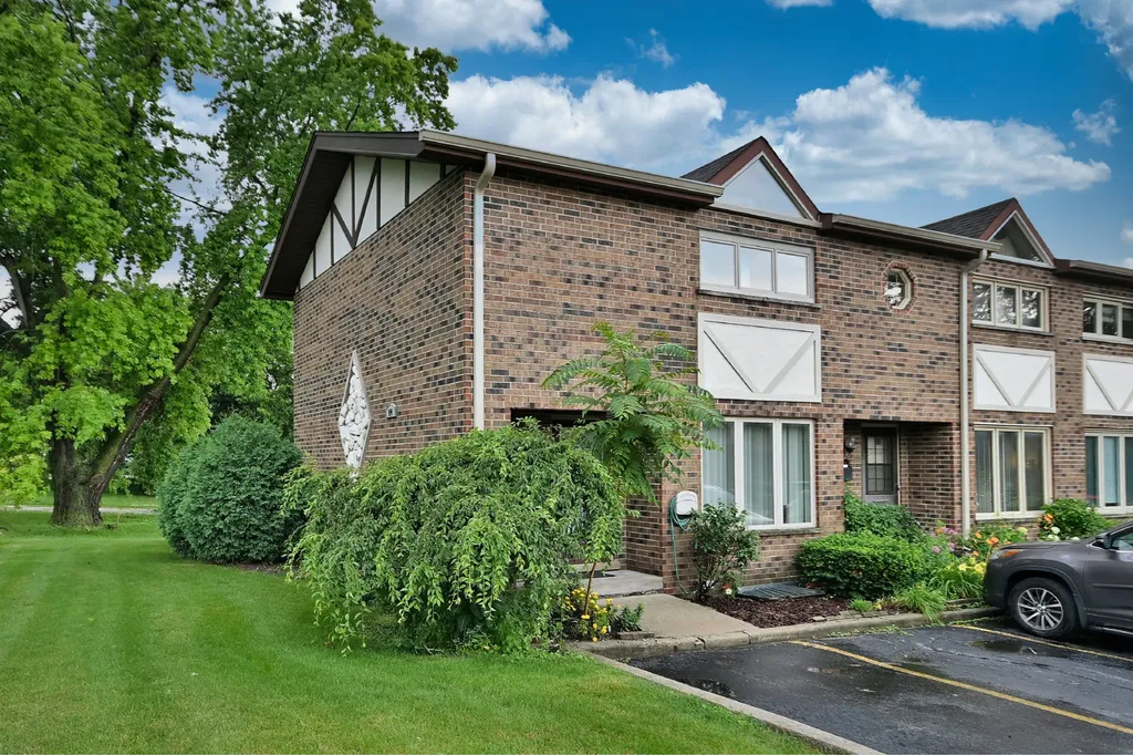214 North West Avenue Elmhurst IL 60126