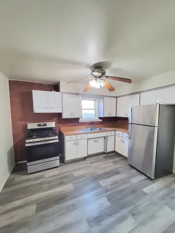 7445 West 64th Street Summit IL 60501