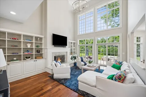 605 Skokie Lane S Glencoe IL 60022