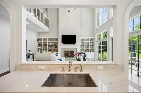 605 Skokie Lane S Glencoe IL 60022