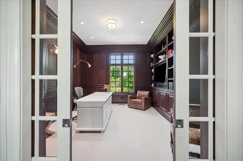605 Skokie Lane S Glencoe IL 60022